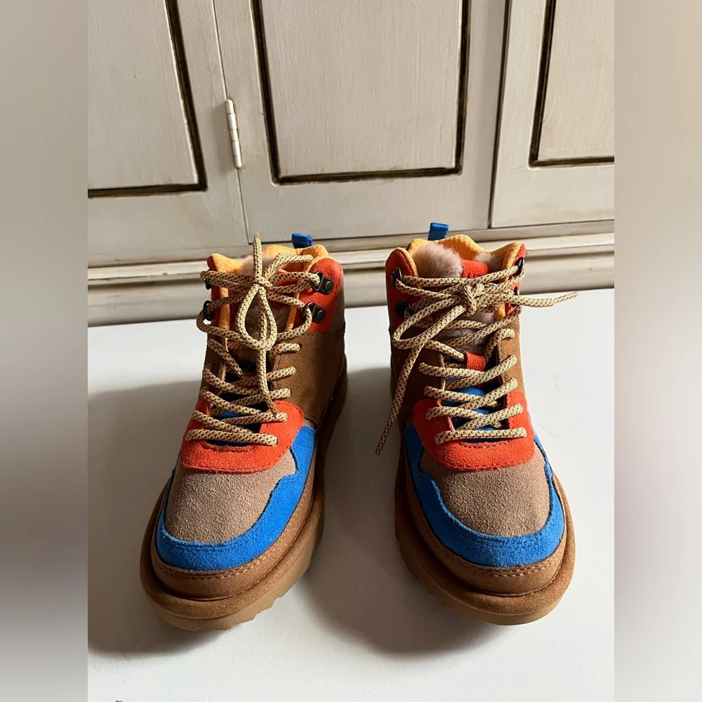 New UGG Unisex-Child K Highland Hi Heritage Sneaker Brown blue orange suede 2